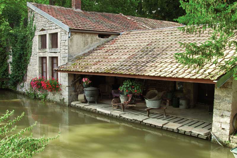 Hausbooturlaub in Burgund/Frankreich Burgundkanal Waschhaus