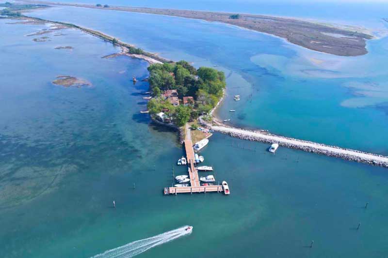 Anfora, romantische Insel mit Trattoria in der Lagune von Marano-Grado (Italien)