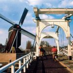 Windmühlen und Klappbrücken sind "Wahrzeichen" in Holland (Niederlande)