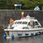Hausboote in Irland mieten: Die Kilkenny von Carrick Craft, Außenansicht