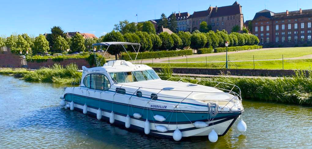 Hausboot Nicols Sixto PLUS mit Bimini